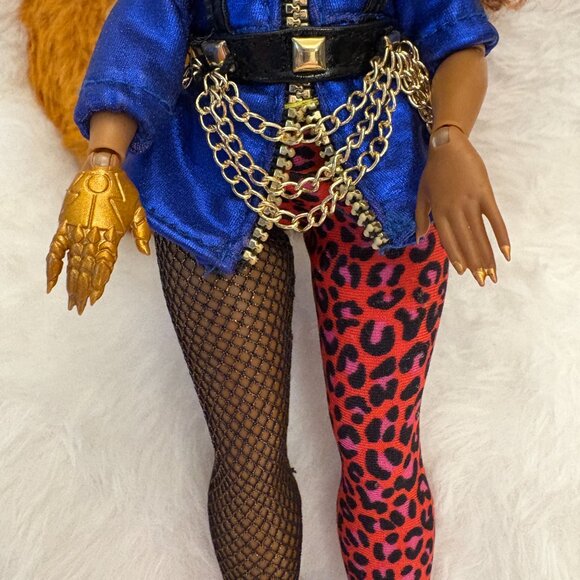 LOL Surprise OMG Remix Rock Ferocious Fashion Doll 10" (SKU: 312TO) - Picture 7 of 13